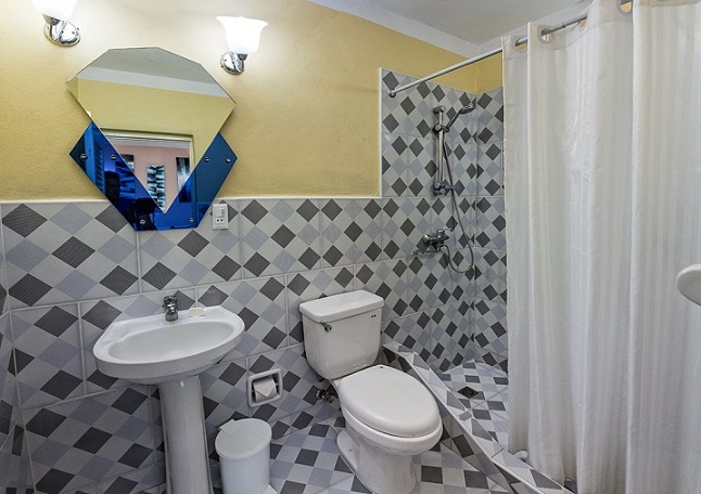 'Bathroom 3' Casas particulares are an alternative to hotels in Cuba.